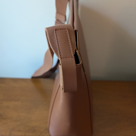 Everlane The Form Bag In Cognac - Picture 7 of 14